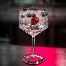 Load image into Gallery viewer, Vietri Superglass Gin Glass with sparking drink with fruit