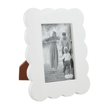 Load image into Gallery viewer, Small Scalloped Lacquer Frames