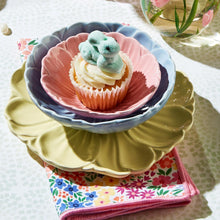 Load image into Gallery viewer, Blooms Set of 4 Floral Pattern Napkins - FINAL SALE