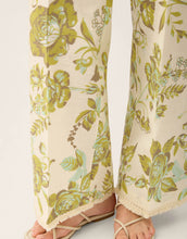 Load image into Gallery viewer, close up of floral pattern and fringe hem