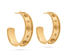 Load image into Gallery viewer, Capucine de Wulf Berry Hoop Earrings - Medium - Gold