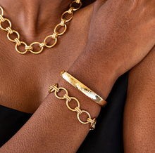 Load image into Gallery viewer, Capucine de Wulf Cleopatra Oval Hinged Bangle - Gold