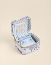 Load image into Gallery viewer, Spartina 449 Stow & Go Jewelry Travel Case Garden Toile open