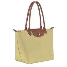 Load image into Gallery viewer, Longchamp Le Pliage Original Medium Shoulder Bag - Pistachio side view showing width