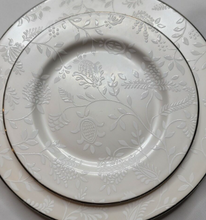 Load image into Gallery viewer, Sommerdale Bread & Butter Plate