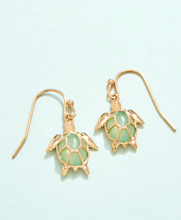 Load image into Gallery viewer, Spartina 449 Hilton Head Sea Turtle Earrings Sea Turtle with green center stone