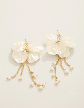 Load image into Gallery viewer, Spartina 449 Corolla Dangle Earrings Pearl