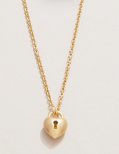 Load image into Gallery viewer, Spartina 449 Sea La Vie Necklace 18" Best Friends/Heart Key (2 piece set)