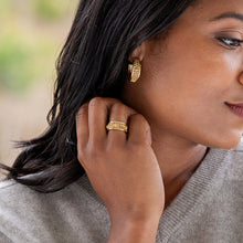 Load image into Gallery viewer, Capucine de Wulf Berry Vine Small Hoop Earrings - Gold
