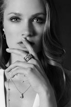 Load image into Gallery viewer, Crislu Entwined Ring Finished in Pure Platinum