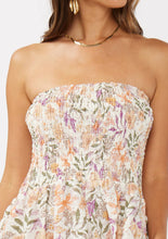 Load image into Gallery viewer, close up of ruched top