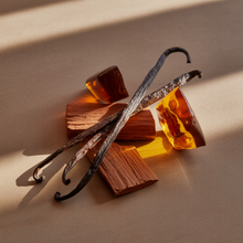 Load image into Gallery viewer, vanilla pods, amber and sandalwood