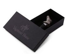 Load image into Gallery viewer, black vagabond house with Vagabond House Pewter Alligator Bottle Stopper