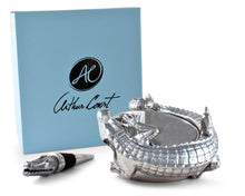 Load image into Gallery viewer, Arthur Court Alligator Wine Coaster and Stopper Set