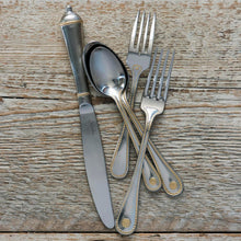 Load image into Gallery viewer, Juliska Berry and Thread 5 Piece Flatware Setting - Bright Satin with 24-Karat Gold Accents