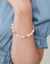 Load image into Gallery viewer, Pearl Stretch Bracelet 8mm
