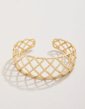 Load image into Gallery viewer, Spartina 449 Stonevale Cuff Gold
