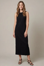 Load image into Gallery viewer, Sleeveless Knit MIDI Dress With Pockets in black
