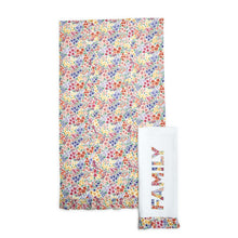 Load image into Gallery viewer, Blooms Set of 2 Floral Pattern Dish Towels
