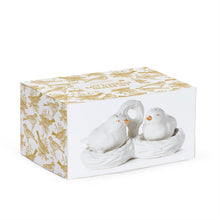 Load image into Gallery viewer, Birds Salt and Pepper Shakers with Nest Carrier box
