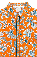 Load image into Gallery viewer, close of the collar and buttons of the Gretchen Scott Designs Stunning Stippling Boyfriend Shirt 
