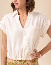 Load image into Gallery viewer, white blouse with gathered hen and side pocket
