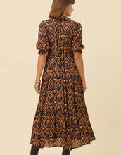 Load image into Gallery viewer, Spartina 449 Lynette Midi Dress Guerard Estate Floral Black
