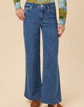 Load image into Gallery viewer, Spartina 449 Rory Wide Leg Jean May River Wash
