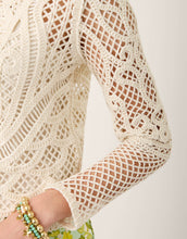 Load image into Gallery viewer, close up of net-like sleeve
