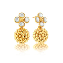 Load image into Gallery viewer, berry earring with four petal clover made from Mother of pearl
