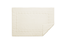 Load image into Gallery viewer, Guesthouse bath rug cream 
