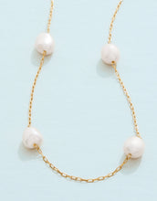 Load image into Gallery viewer, thin chain with pearls
