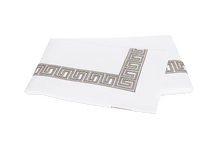 Load image into Gallery viewer, Matouk Ophelia flat sheet with mocha accents 
