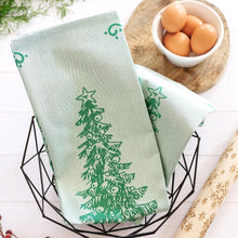 Load image into Gallery viewer, Vietri Strofinaccio Green Tree Dish Towels in a basket

