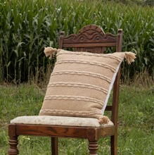 Load image into Gallery viewer, 18x18 Trace Outdoor Pillow Tan
