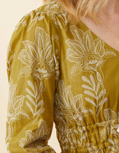 Load image into Gallery viewer, Spartina 449 Loretta Blouse Calm Waters Schiffli
