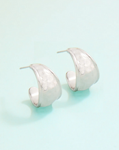 Load image into Gallery viewer, Spartina 449 Hawser Hoop Earrings
