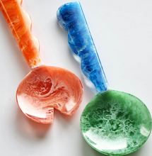 Load image into Gallery viewer, Beatriz Ball VIDA Resin Salad Servers - Orange and Blue
