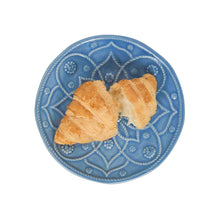Load image into Gallery viewer, Juliska Jardins Du Monde Side/Cocktail Plate with a croissant 

