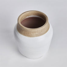 Load image into Gallery viewer, Atwood Vase Short
