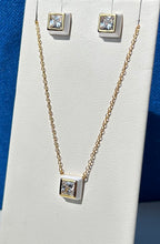 Load image into Gallery viewer, Crislu Gold Glaze Square Earring
