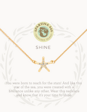 Load image into Gallery viewer, Sea La Vie Necklace Shine/Starfish gold on a card
