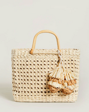 Load image into Gallery viewer, Spartina 449 Papyrus Basket Tote Natural
