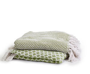 Countryside Comfort Green Throw with Fringe