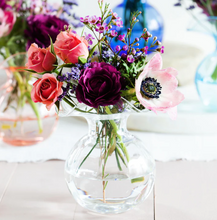 Load image into Gallery viewer, Vietri Hibiscus Clear Glass Bud Vase with flowers
