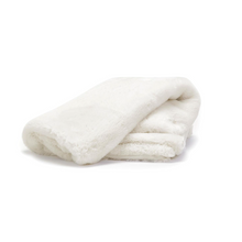 Load image into Gallery viewer, White Faux Fur Throw
